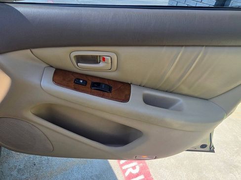 Used 1999 Lexus ES 330 FWD image 31