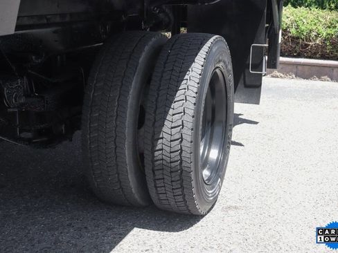 Used 2017 Ford F550 2WD Crew Cab Super Duty image 38