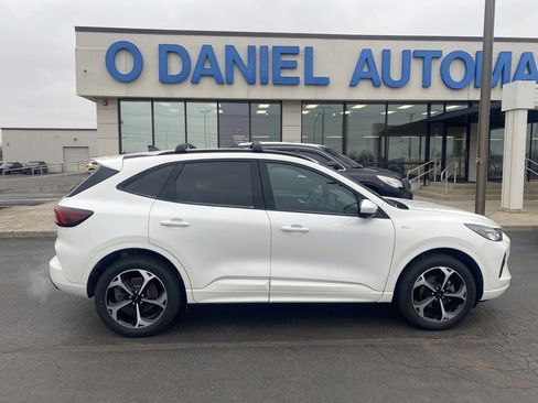 Used 2023 Ford Escape ST-Line Select w/ Tech Pack #2 image 2