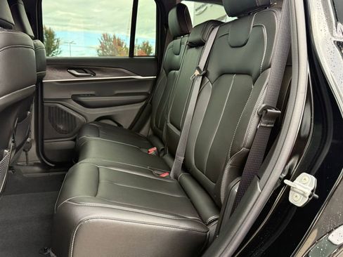 New 2025 Jeep Grand Cherokee Limited w/ Black Appearance Package image 27