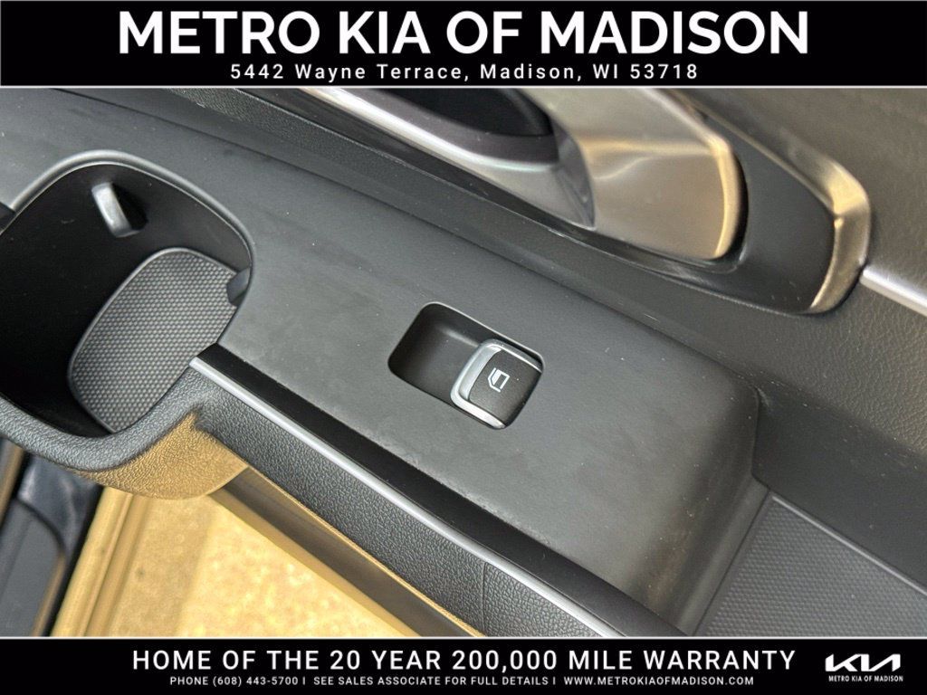Used 2021 Kia Sorento S w/ Panoramic Sunroof Package AWD/4WD image 43