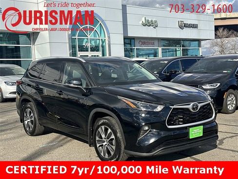 Used 2022 Toyota Highlander XLE image 1