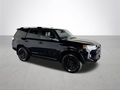 Used 2024 Toyota 4Runner SR5 Premium w/ SR5 Premium Package AWD/4WD image 4
