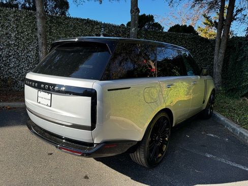 New 2025 Land Rover Range Rover SE image 7