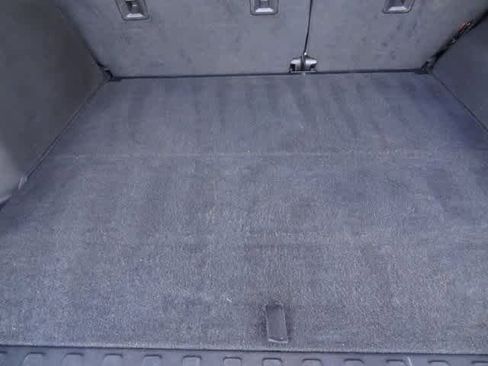 Used 2024 GMC Terrain SLT image 9