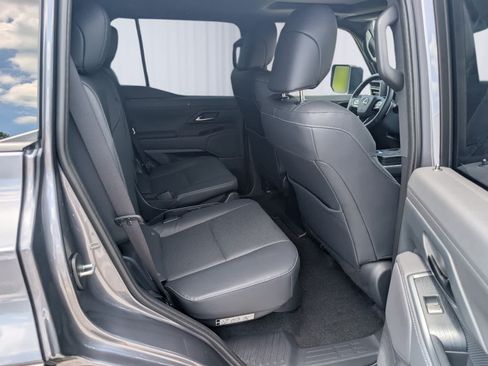 Used 2026 Lexus GX 550 w/ Accessory Package (2T) AWD/4WD image 11