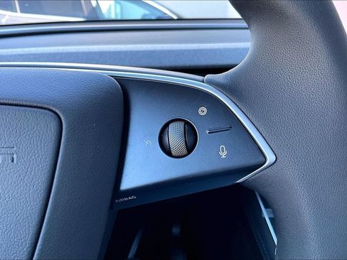 Used 2026 Tesla Model Y AWD image 19