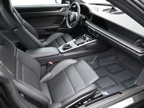 Certified 2025 Porsche 911 Carrera w/ Premium Package image 9