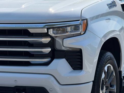 Used 2023 Chevrolet Silverado 1500 High Country w/ Technology Package AWD/4WD image 10