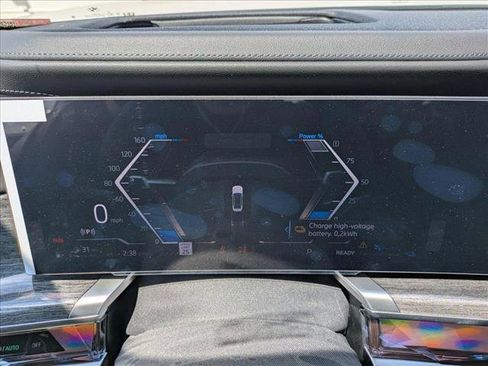 New 2025 BMW 750e xDrive 750e xDrive image 11