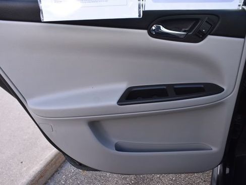 Used 2015 Chevrolet Impala LTZ FWD image 30