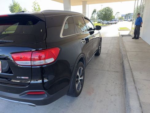 Used 2017 Kia Sorento EX FWD image 5