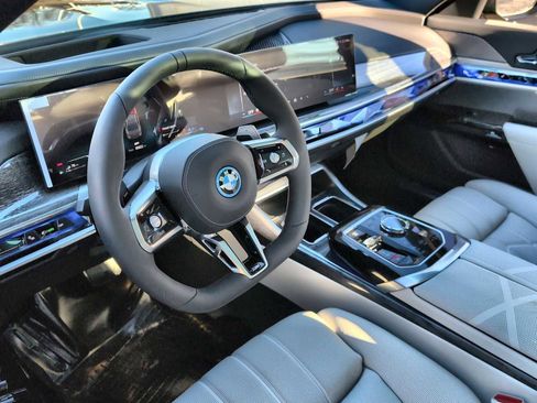 New 2026 BMW 750e xDrive w/ Executive Package image 10
