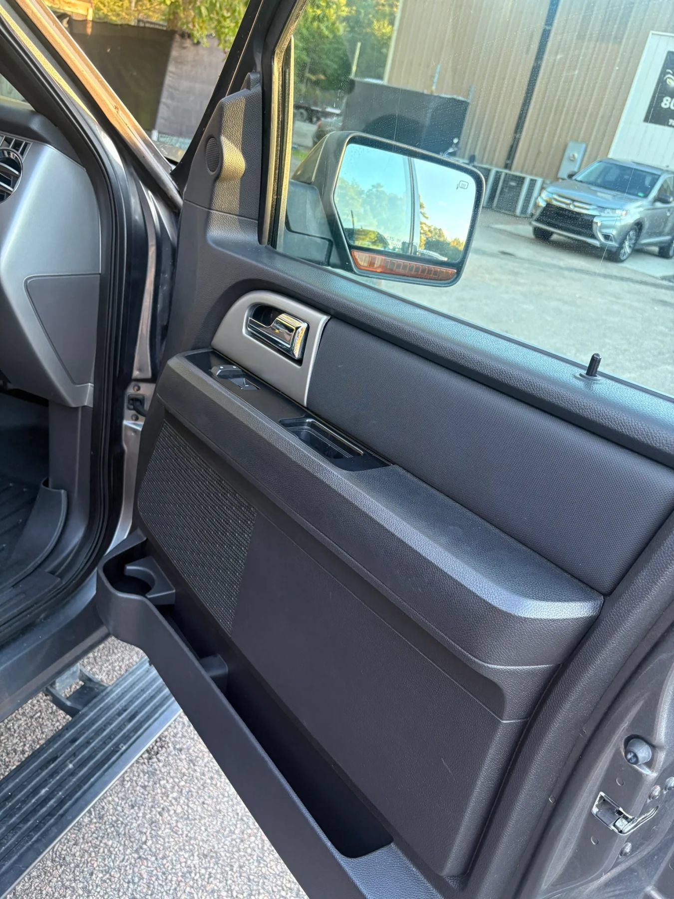 Used 2011 Ford Expedition Limited w/ 301A Rapid Spec Order Code AWD/4WD image 30