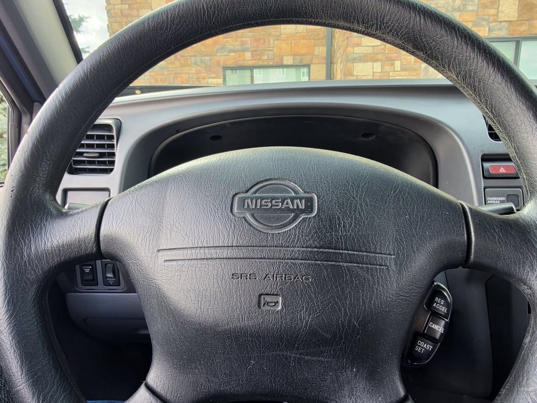 Used 1998 Nissan Frontier XE AWD/4WD image 11