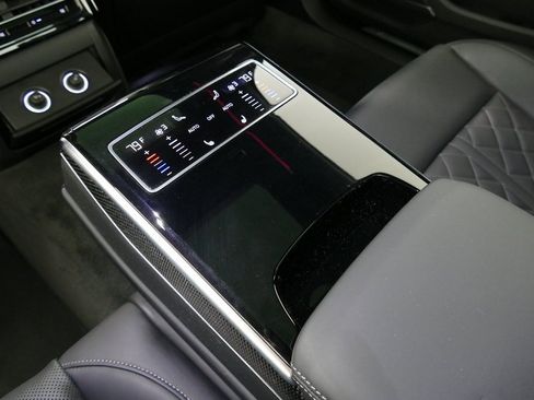 Used 2022 Audi S8 image 29