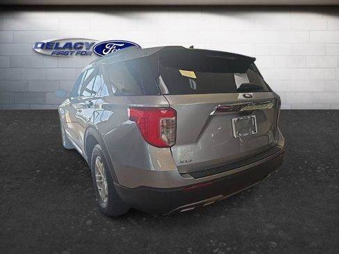 Used 2021 Ford Explorer XLT w/ Equipment Group 202A AWD/4WD image 4