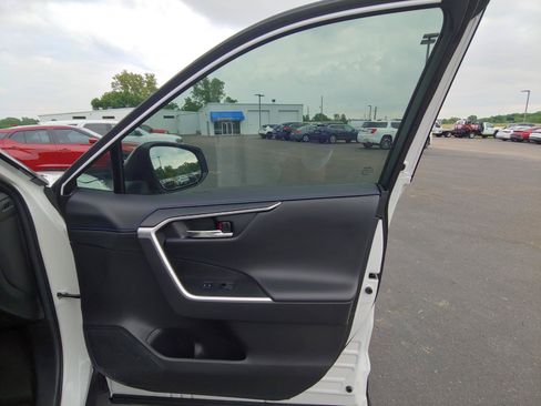 Used 2024 Toyota RAV4 XSE AWD/4WD image 30