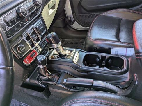 Used 2021 Jeep Wrangler Unlimited Rubicon w/ Cold Weather Group image 17