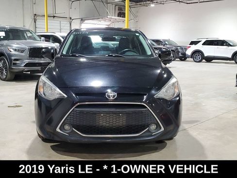 Used 2019 Toyota Yaris LE FWD image 2