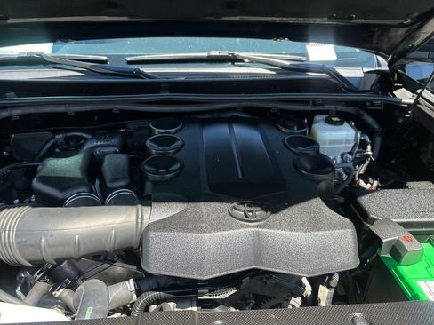 Used 2018 Toyota 4Runner SR5 Premium AWD/4WD image 23
