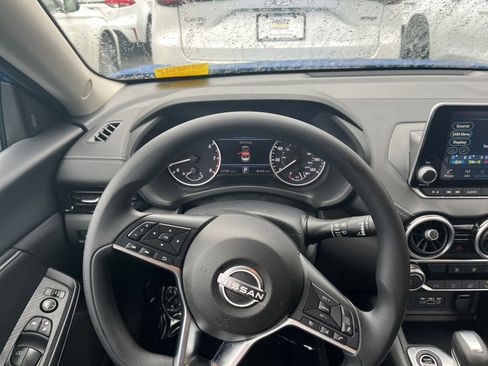 Used 2025 Nissan Sentra SV image 28