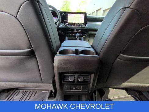 Used 2024 Chevrolet Colorado LT w/ LT Convenience Package III AWD/4WD image 22