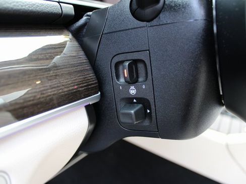 Used 2024 Mercedes-Benz GLE 450e 4MATIC w/ Warmth & Comfort Package image 21