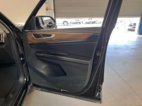 Used 2024 Volkswagen Atlas SE image 12