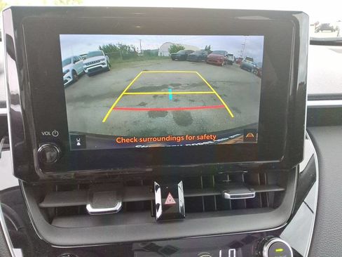 Used 2023 Toyota Corolla Cross XLE w/ Convenience Package AWD/4WD image 16