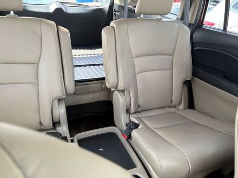 Certified 2022 Honda Pilot Touring image 27