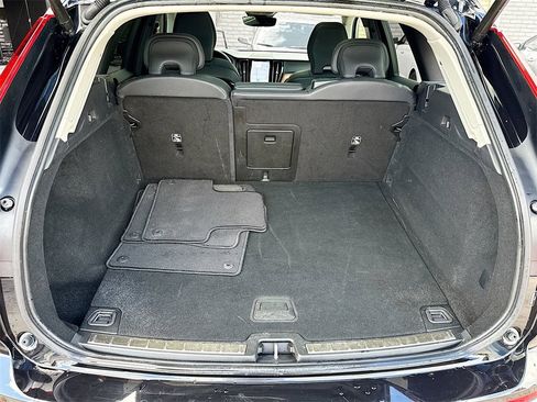 Used 2023 Volvo XC60 B5 Plus image 30