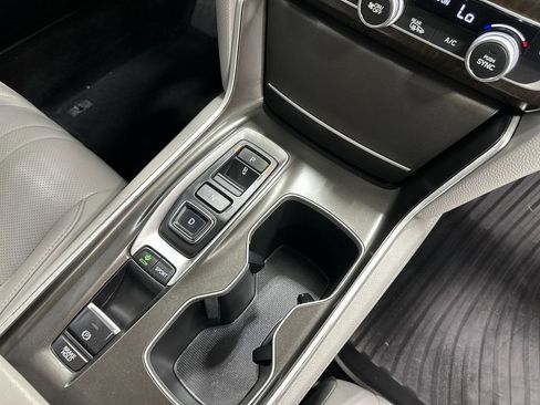 Used 2019 Honda Accord Touring image 20