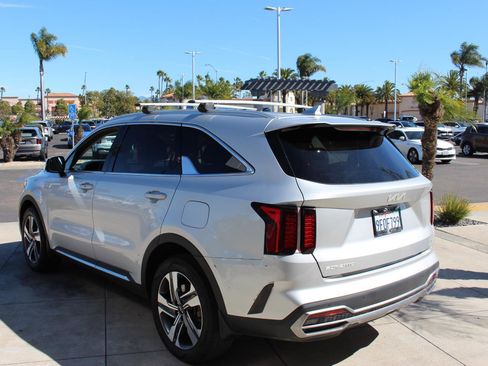 Certified 2023 Kia Sorento EX image 7