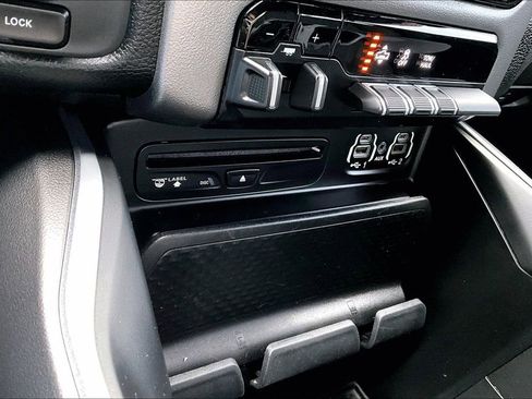 Used 2019 RAM 1500 Big Horn AWD/4WD image 14
