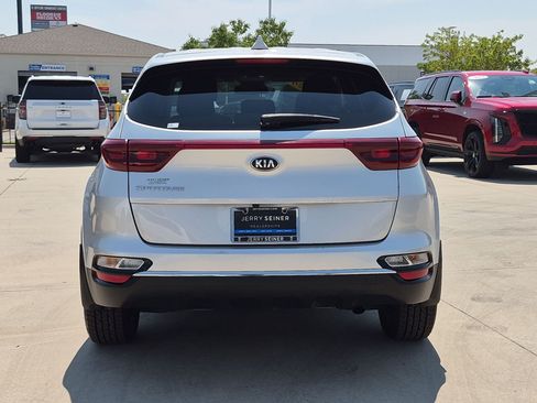 Used 2020 Kia Sportage LX AWD/4WD image 4