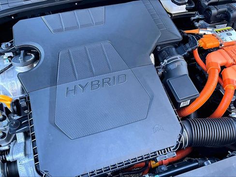 Used 2024 Hyundai Elantra Limited image 31