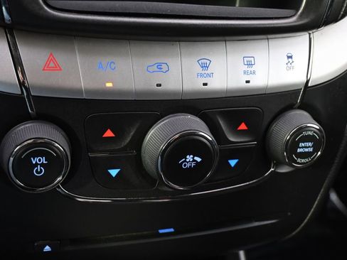 Used 2017 Dodge Journey SXT image 30