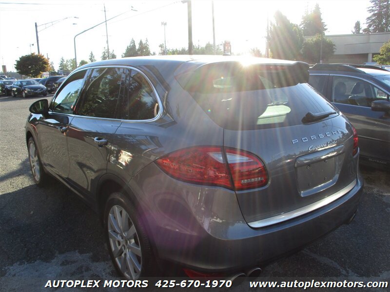 Used 2011 Porsche Cayenne Turbo AWD/4WD image 5