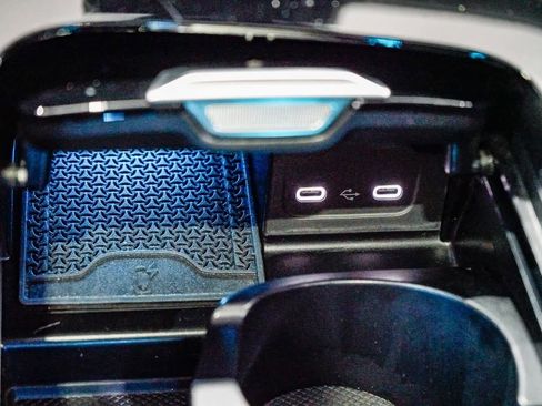 Used 2025 Mercedes-Benz C 300 Sedan image 23