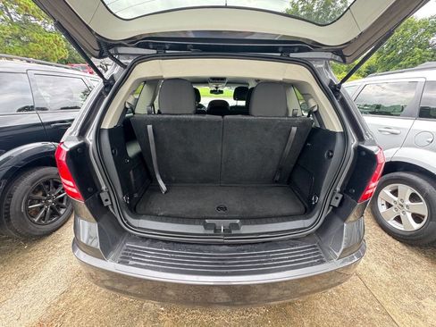 Used 2016 Dodge Journey SE w/ Flexible Seating Group image 10