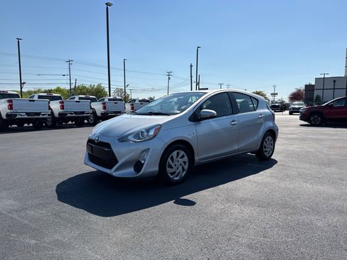 Used 2015 Toyota Prius C Two FWD image 7