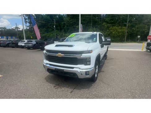 Used 2025 Chevrolet Silverado 2500 LT w/ Convenience Package AWD/4WD image 7