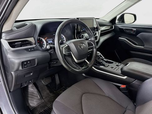 Certified 2025 Toyota Highlander LE AWD/4WD image 10