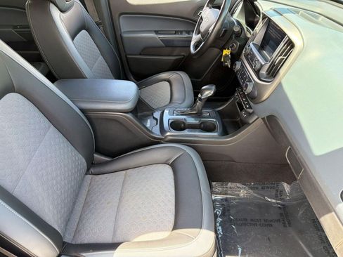 Used 2022 Chevrolet Colorado Z71 AWD/4WD image 28