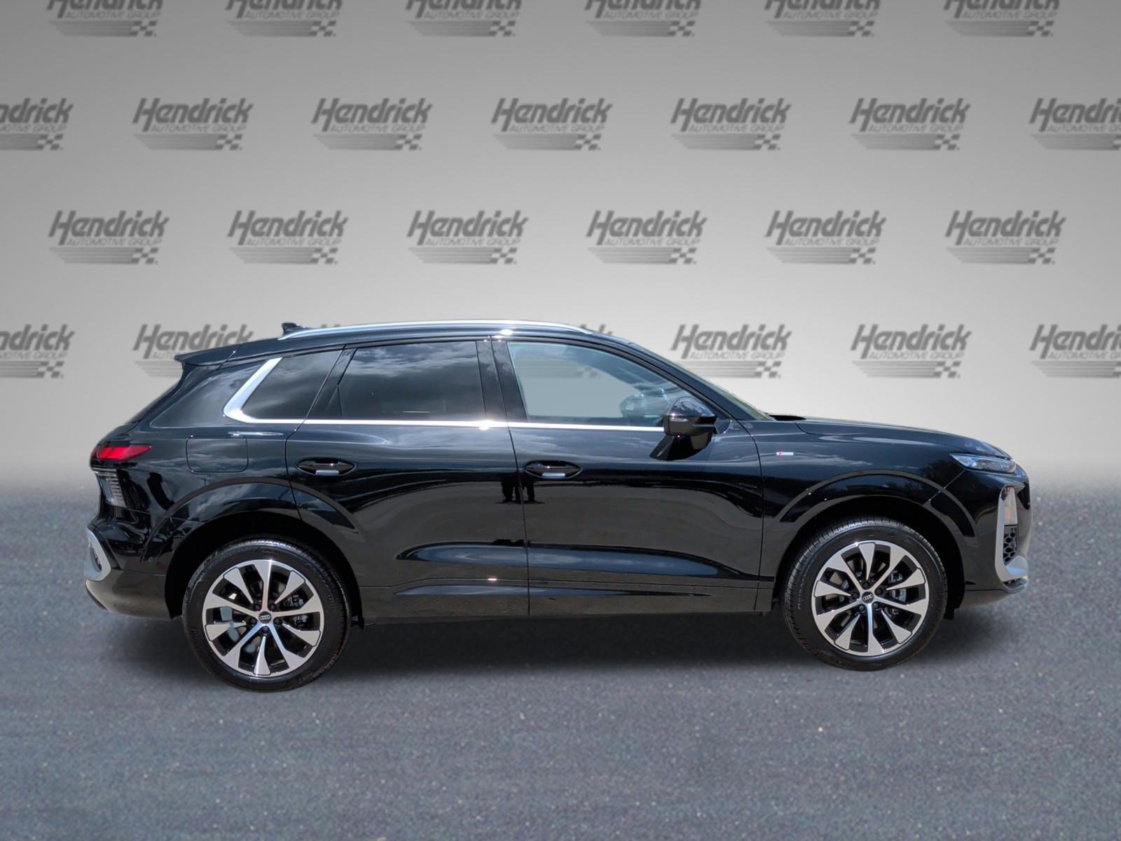 Used 2026 Audi Q3 quattro 2.0T w/ Driver Assistance Package AWD/4WD image 10