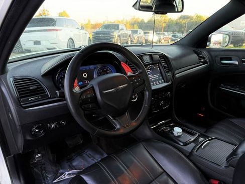 Used 2018 Chrysler 300 S w/ 300S Premium Group image 23