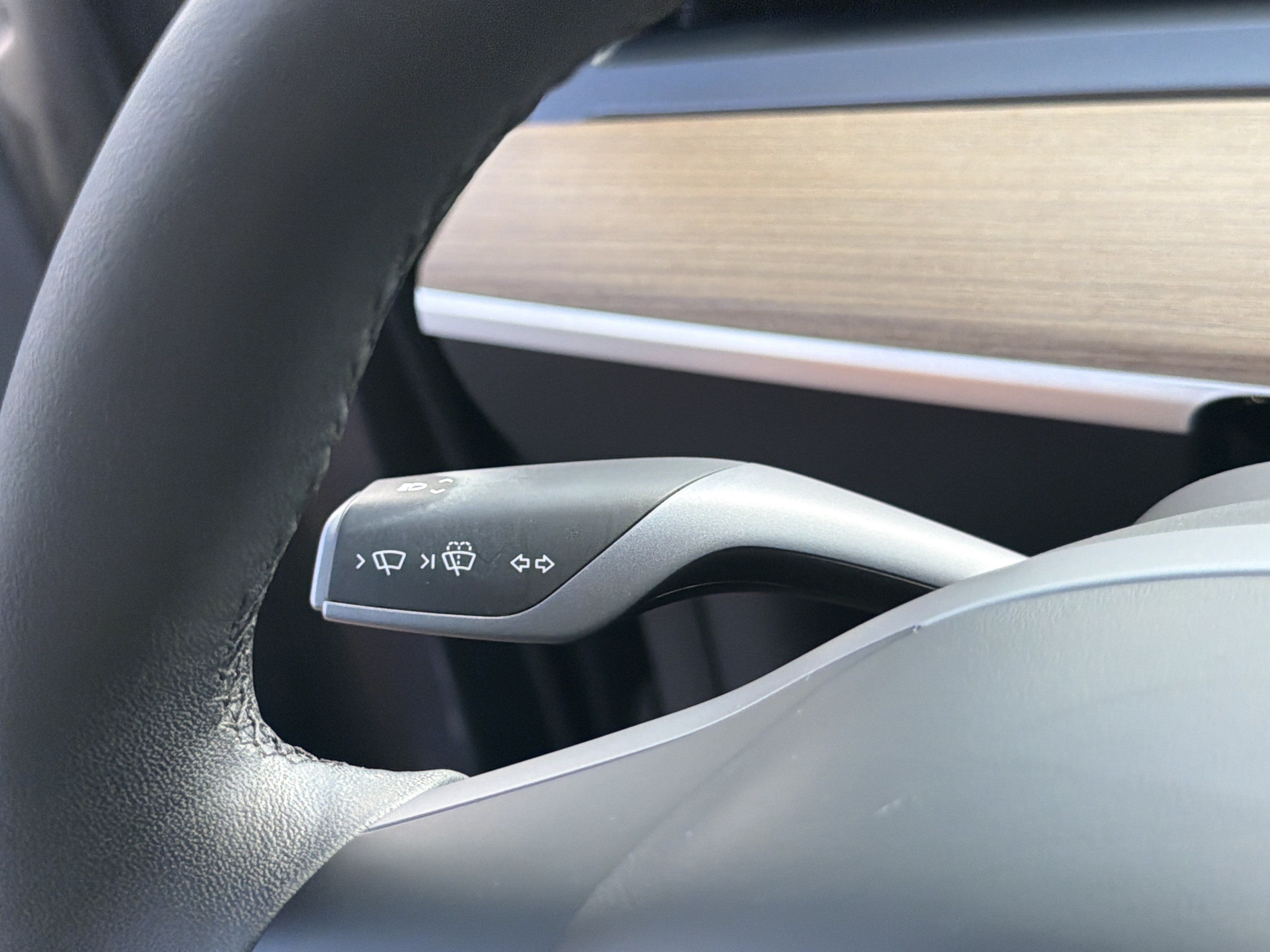 Used 2023 Tesla Model Y Long Range AWD/4WD image 27