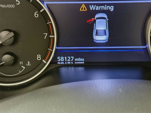 Used 2024 Nissan Altima 2.5 SV AWD/4WD image 18