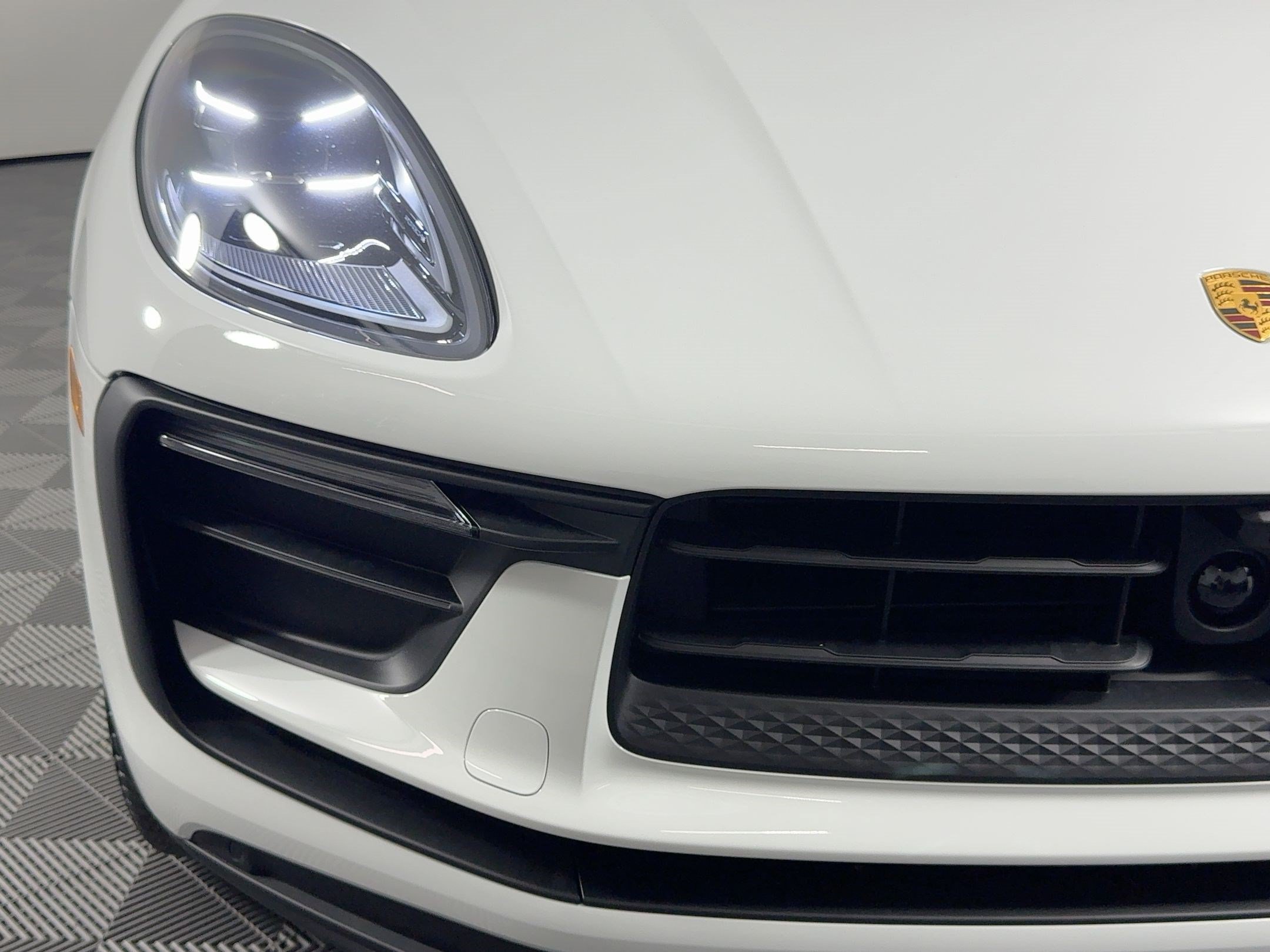 Certified 2026 Porsche Macan AWD/4WD image 11